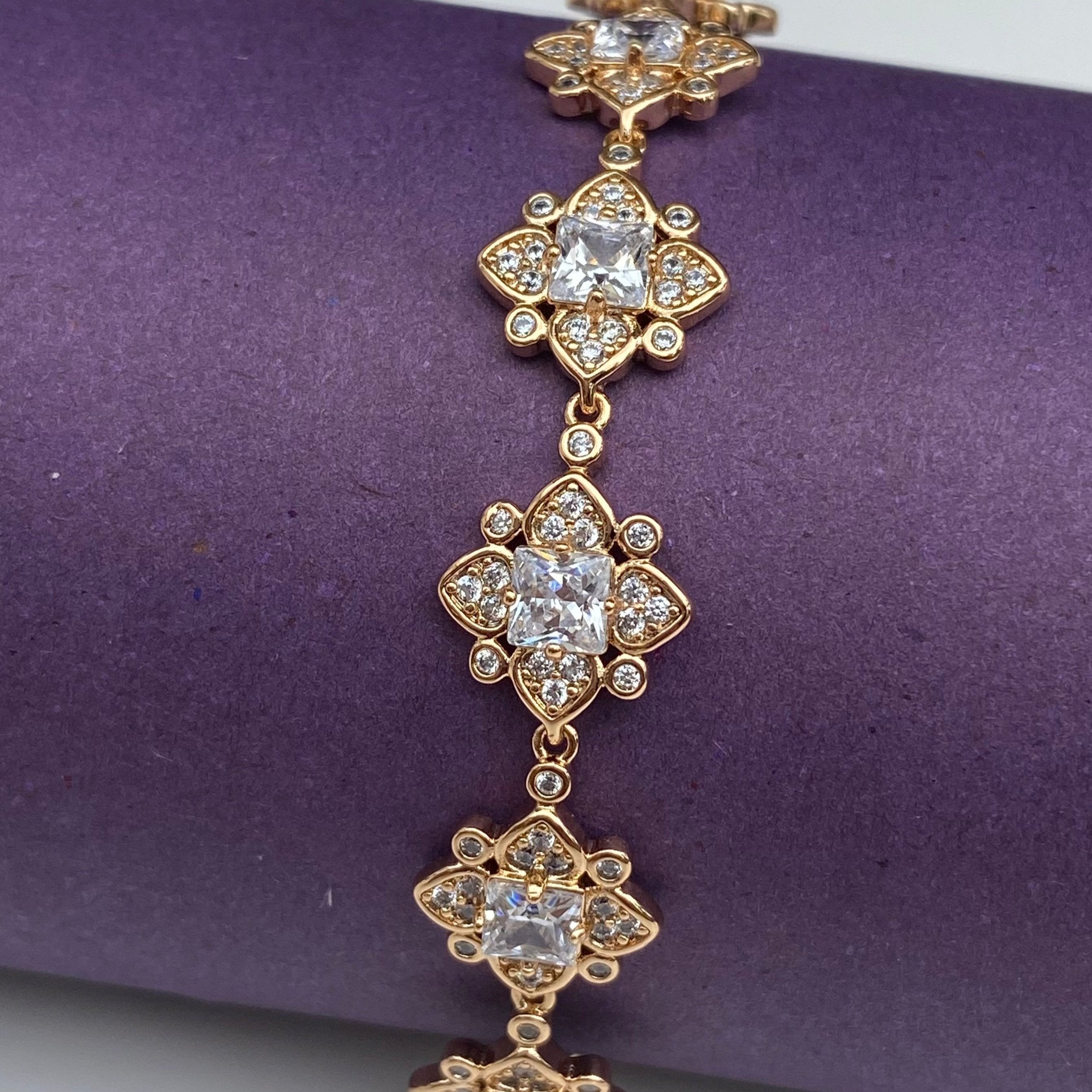 Sparkling Floral Elegance Bracelet