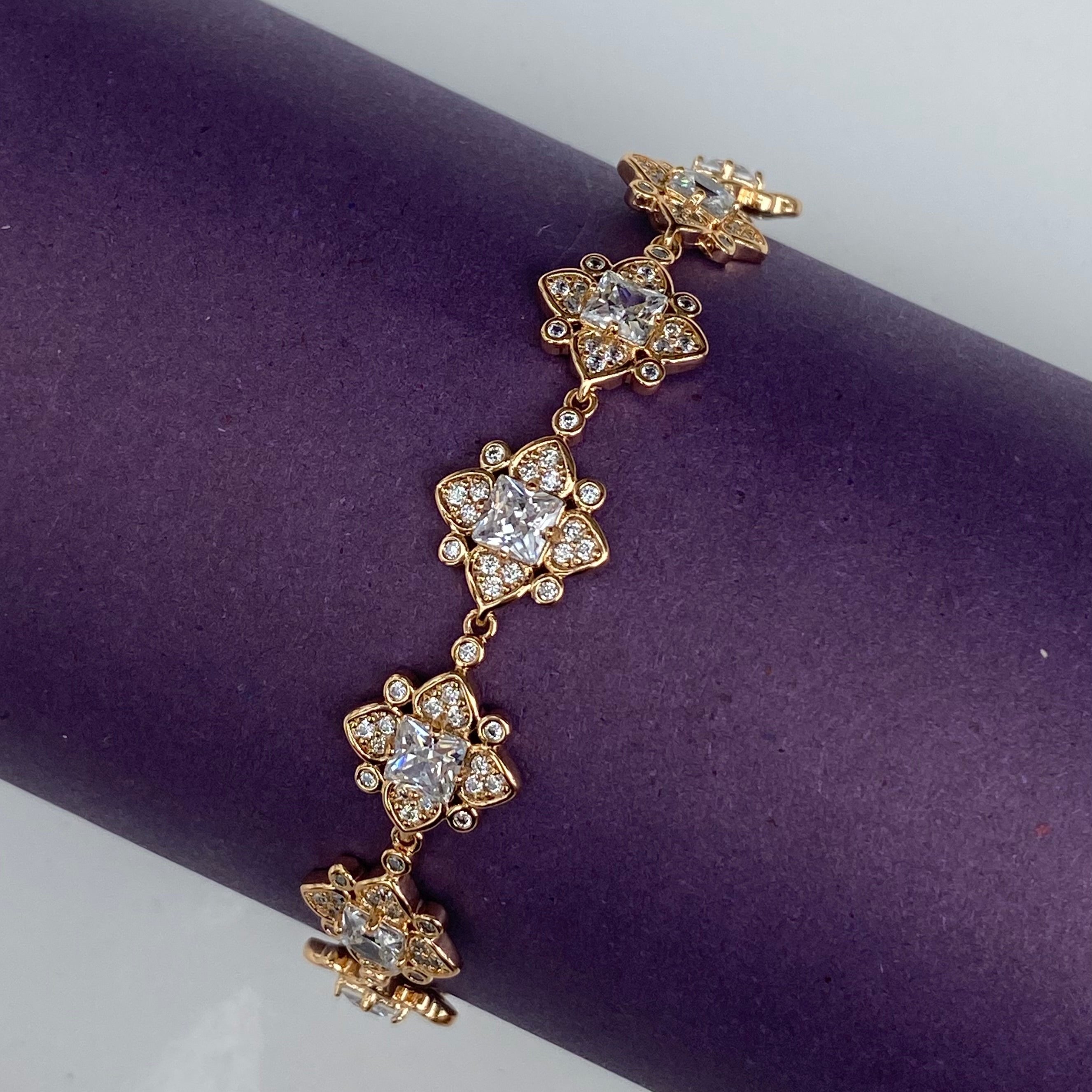 Sparkling Floral Elegance Bracelet