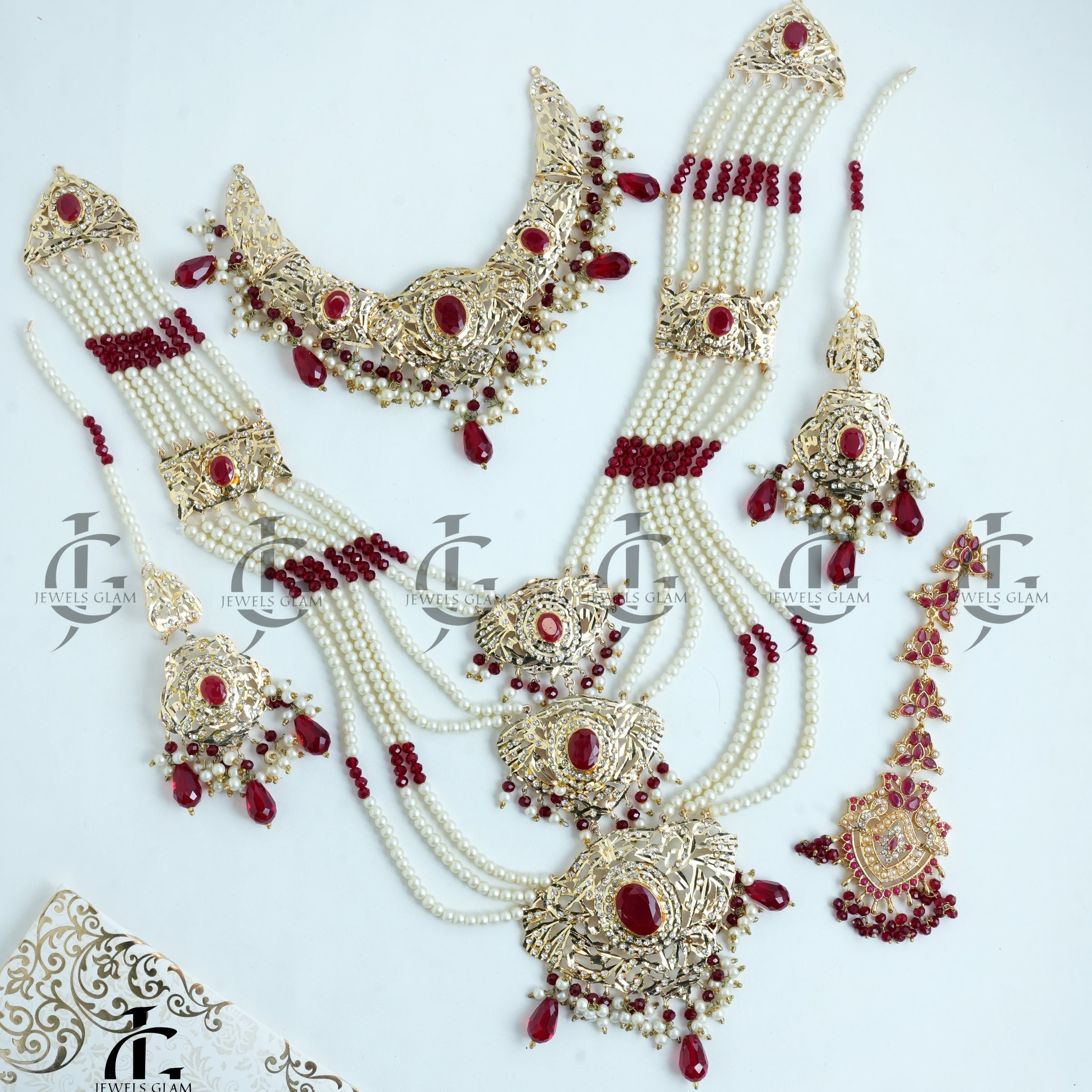 Gold-Tone Pearl Bridal Jewelry Set with Intricate Detailing