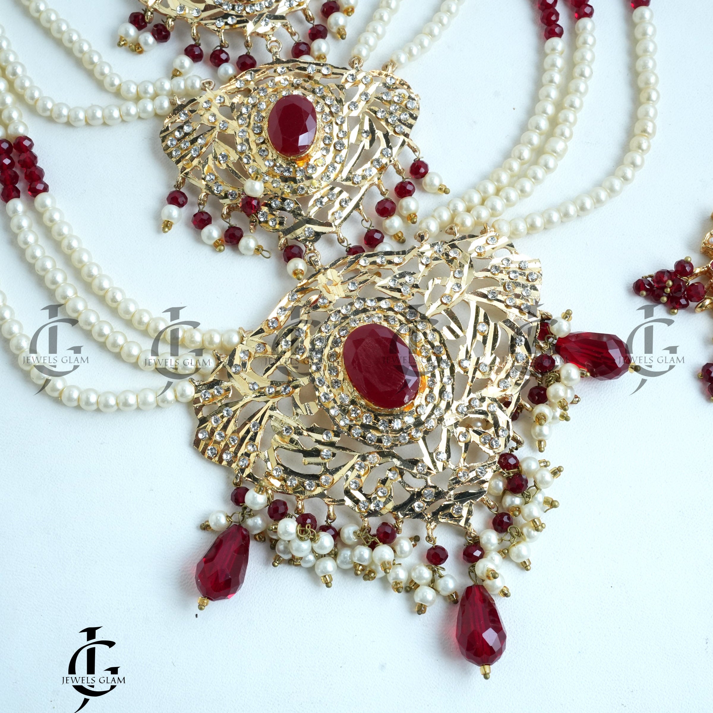 Gold-Tone Pearl Bridal Jewelry Set with Intricate Detailing