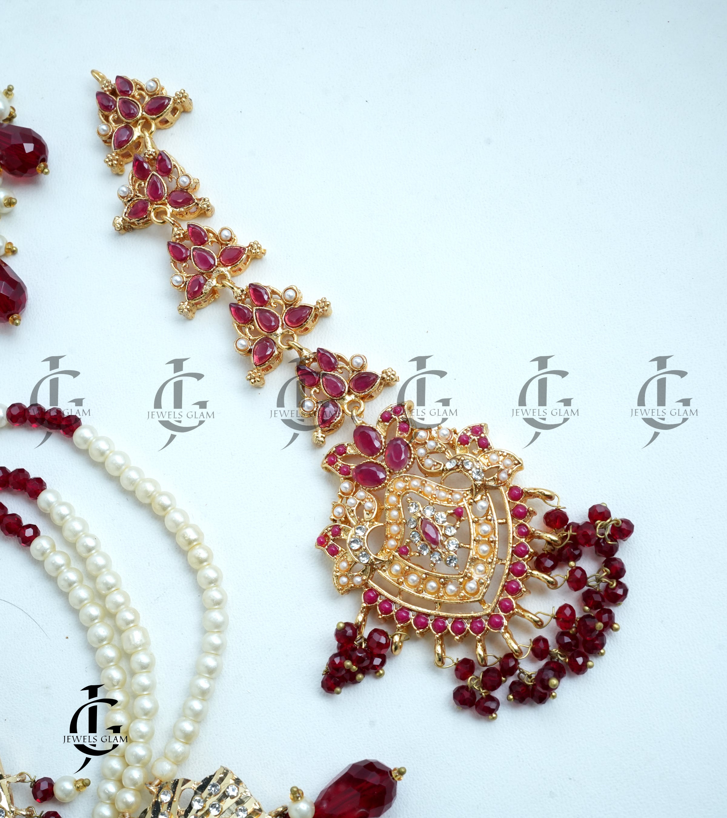 Gold-Tone Pearl Bridal Jewelry Set with Intricate Detailing