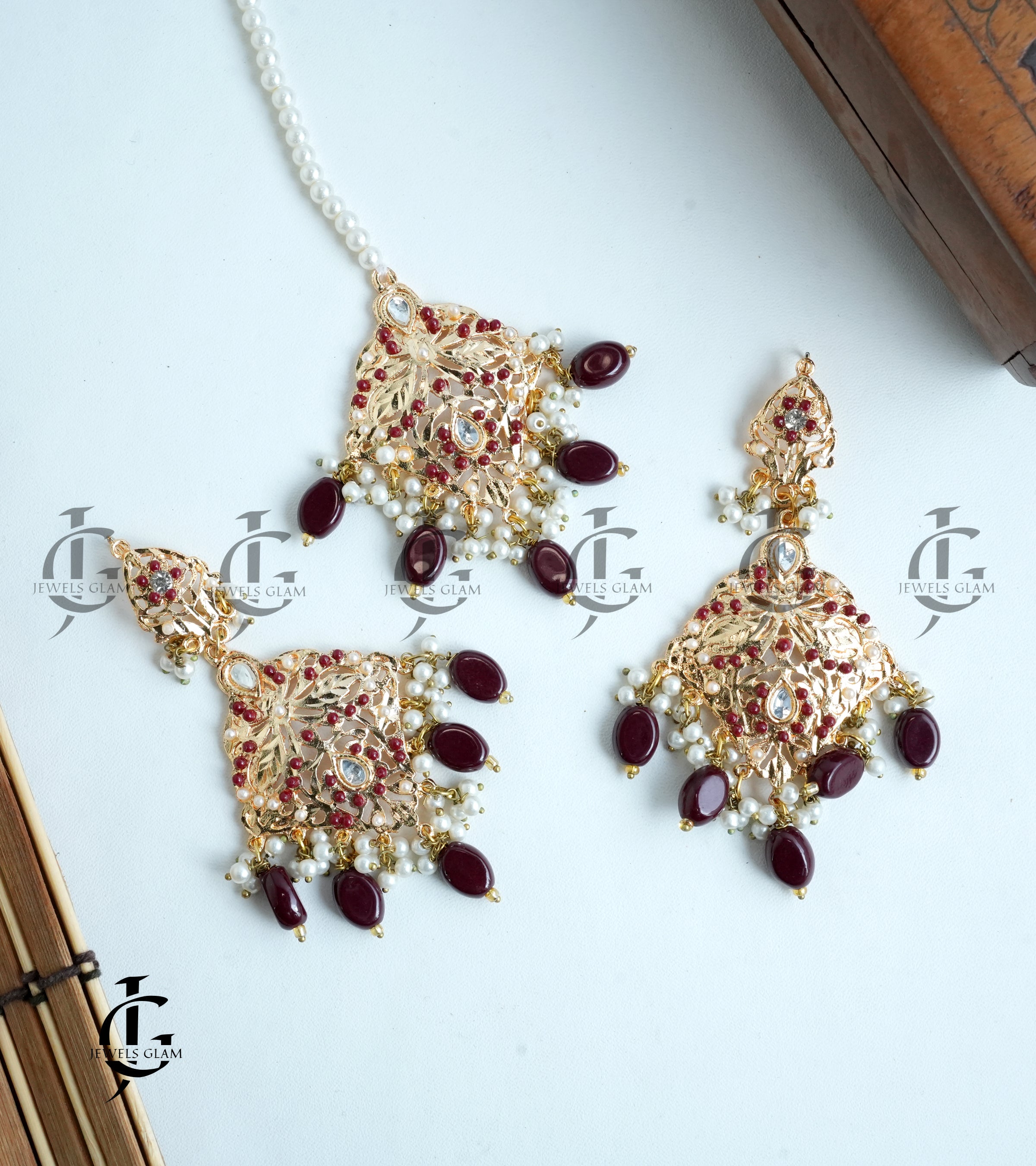 Emerald Elegance Tikka and Earrings Set
