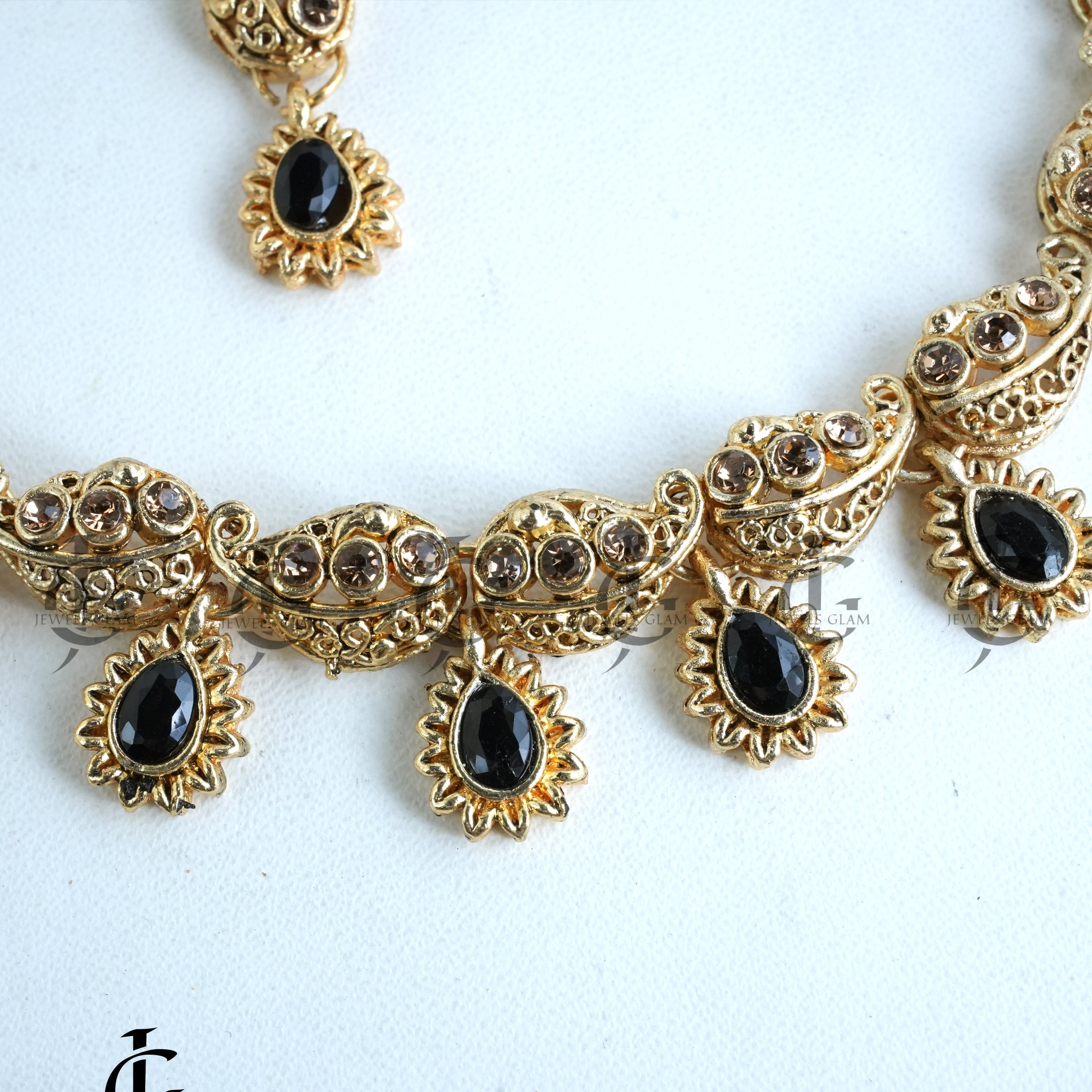 Golden Elegance Teardrop Jewelry Set