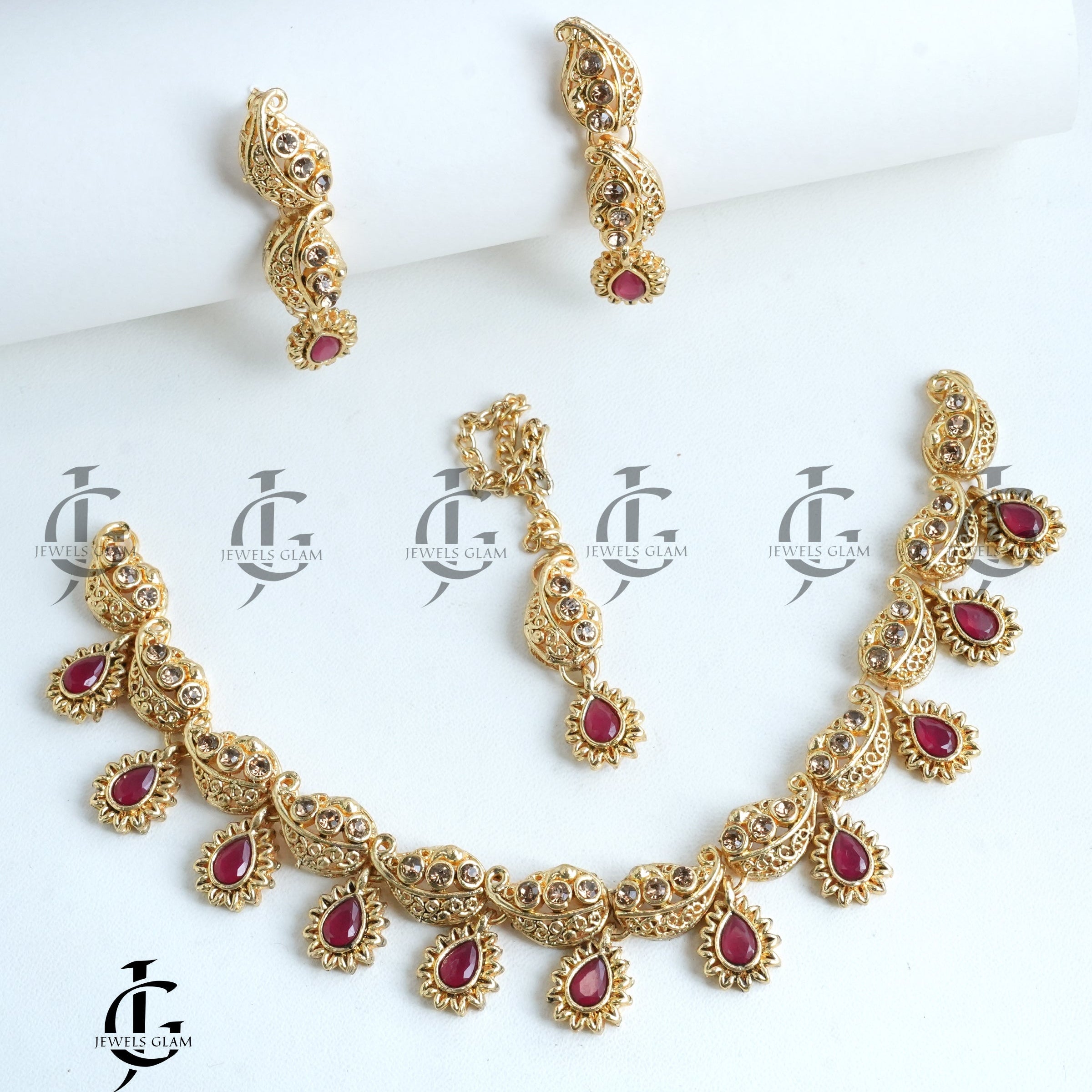 Golden Elegance Teardrop Jewelry Set