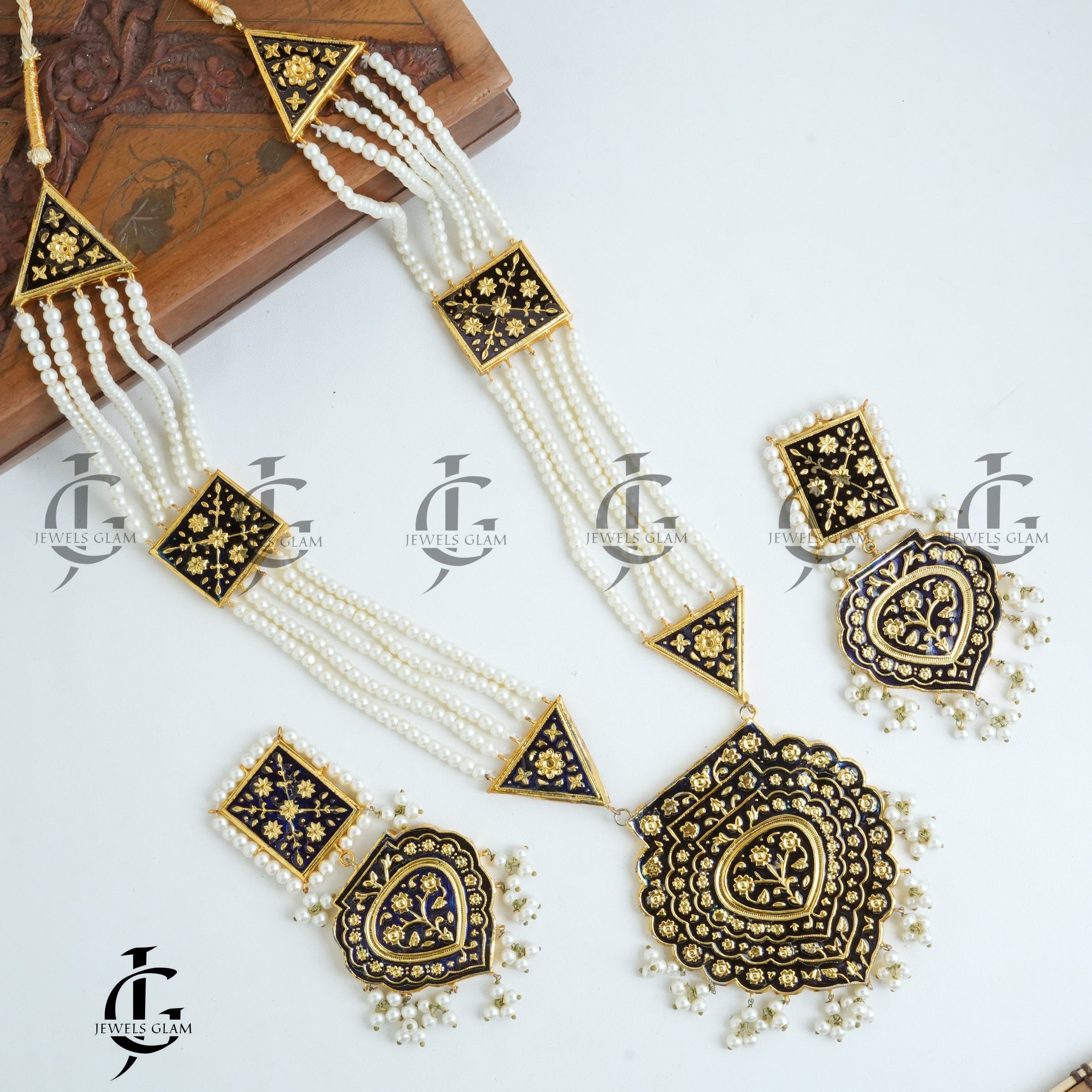 Royal Heritage Pearl Necklace Set