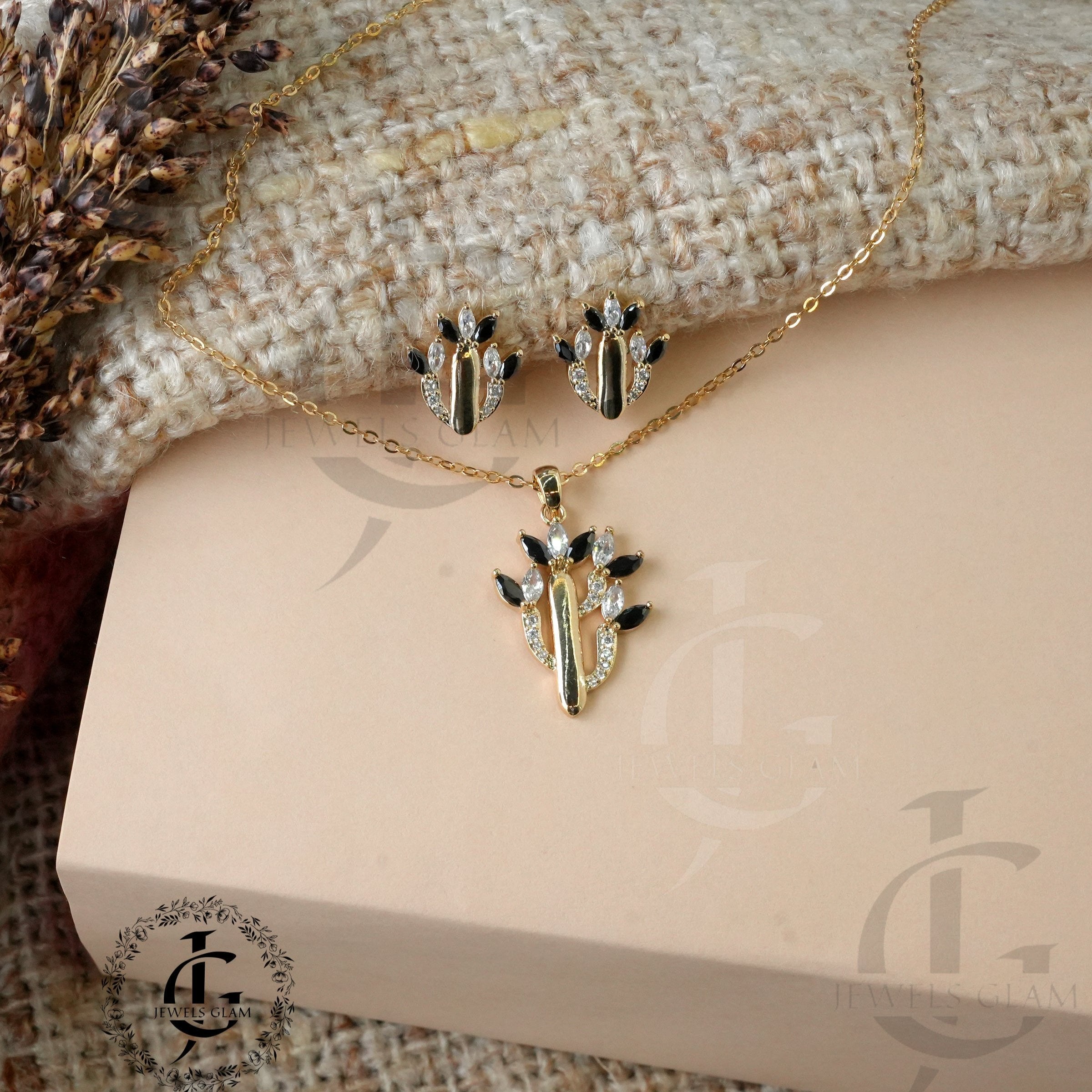 Elegant Black Tulip Jewelry Set