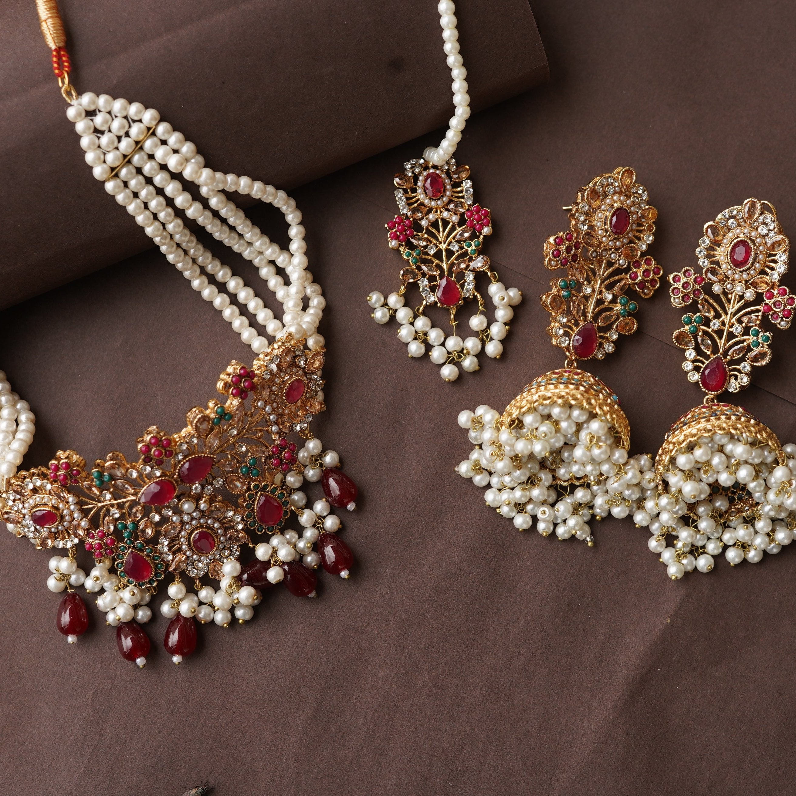 Naurattan Chocker Set