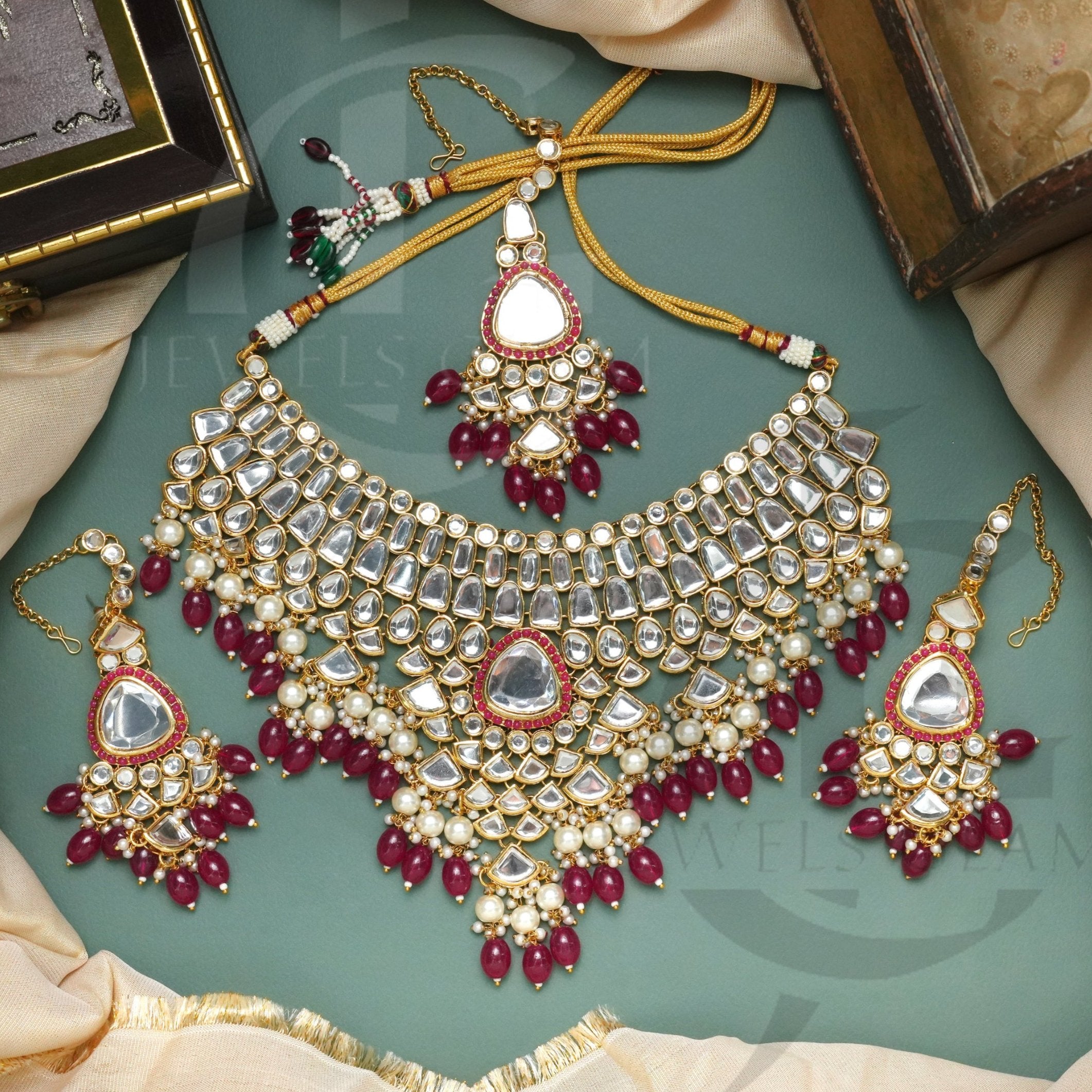 Magenta Kundan Bridal Jewelry Set