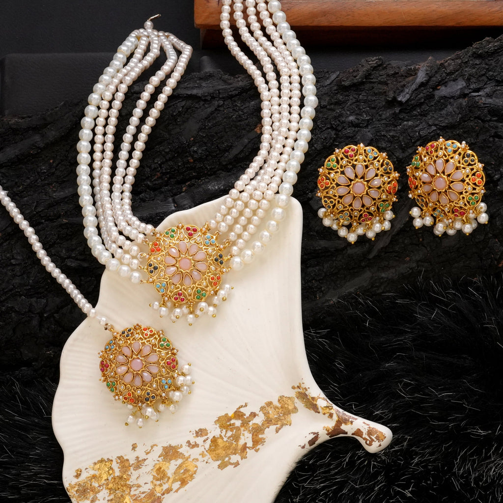 Nauratan Choker Set With Earrings and Tikka