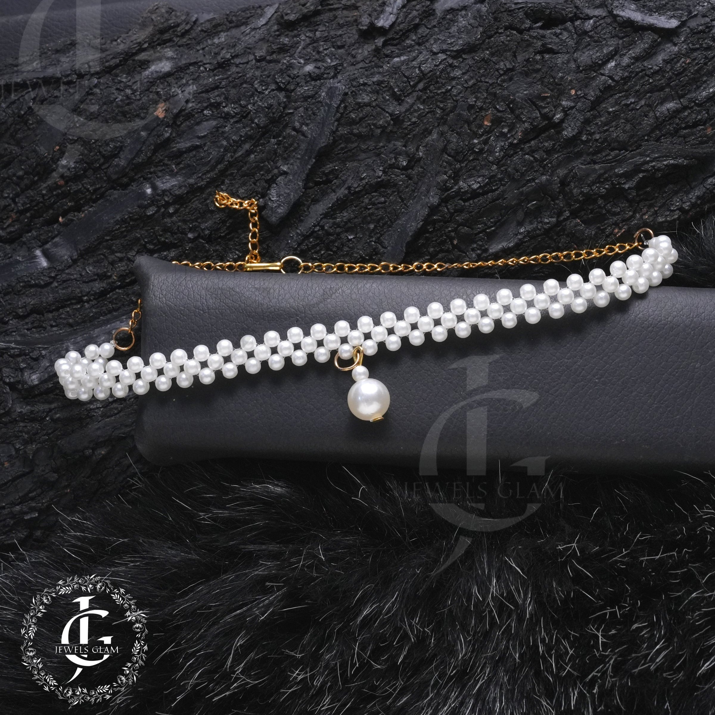 White Pearl Necklace