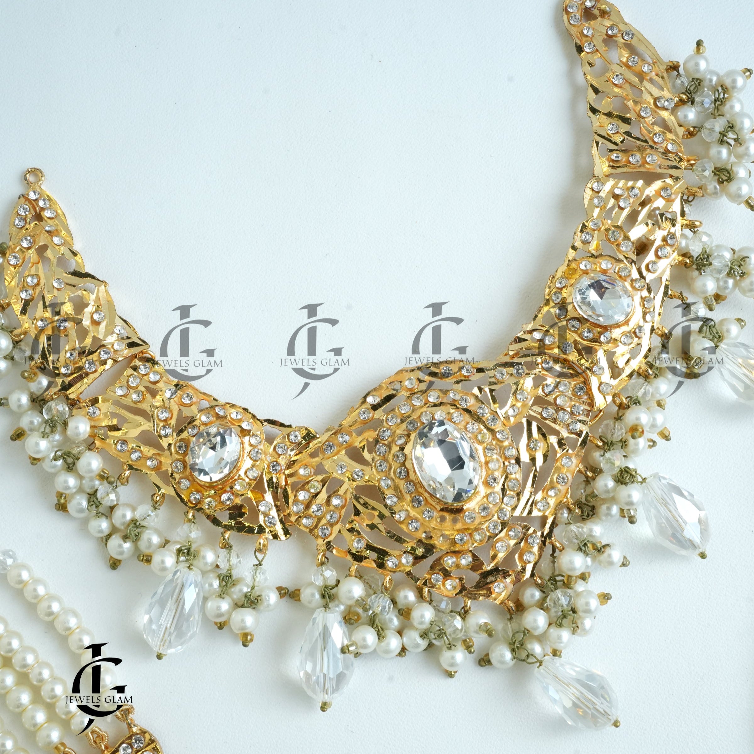 Gold-Tone Pearl Bridal Jewelry Set with Intricate Detailing