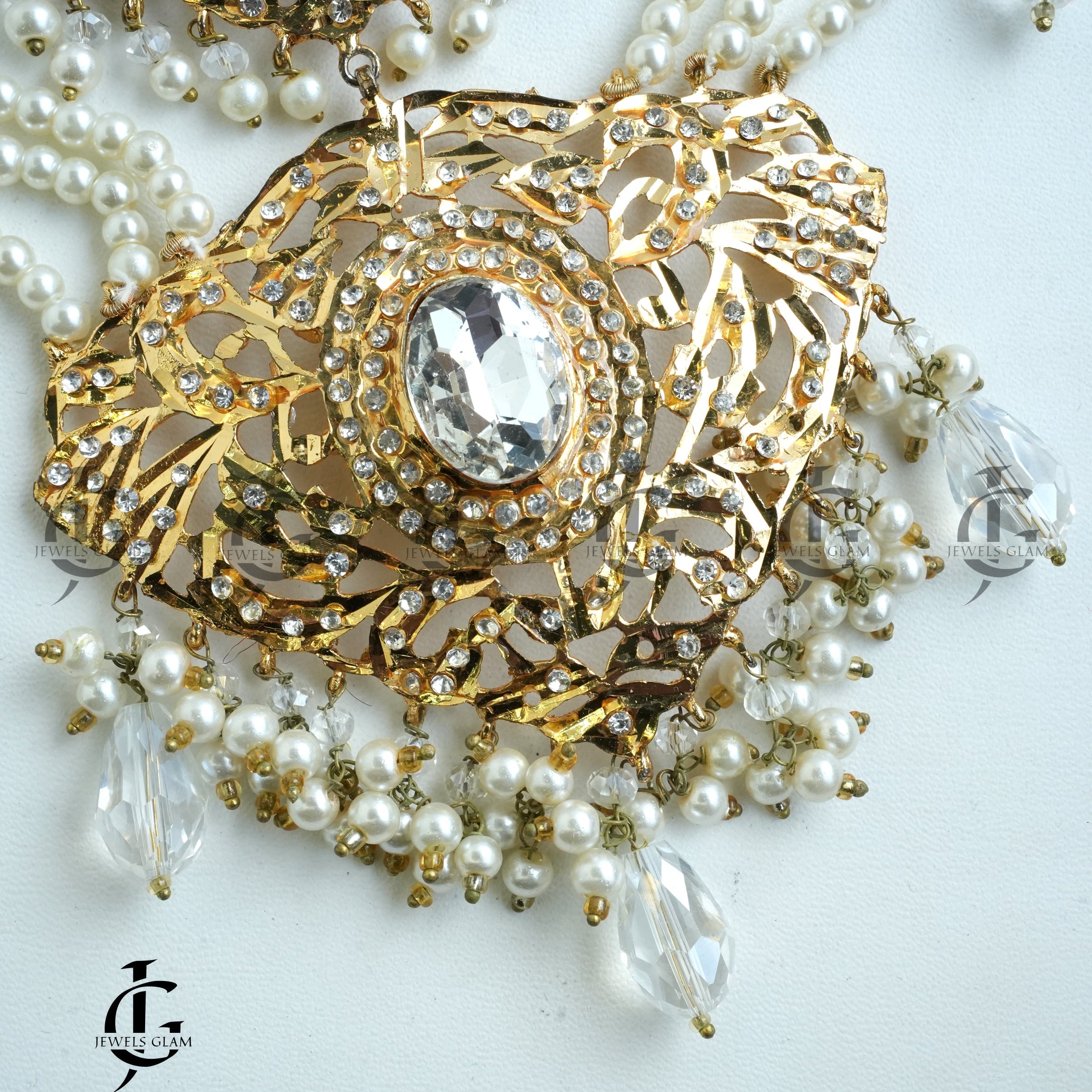 Gold-Tone Pearl Bridal Jewelry Set with Intricate Detailing