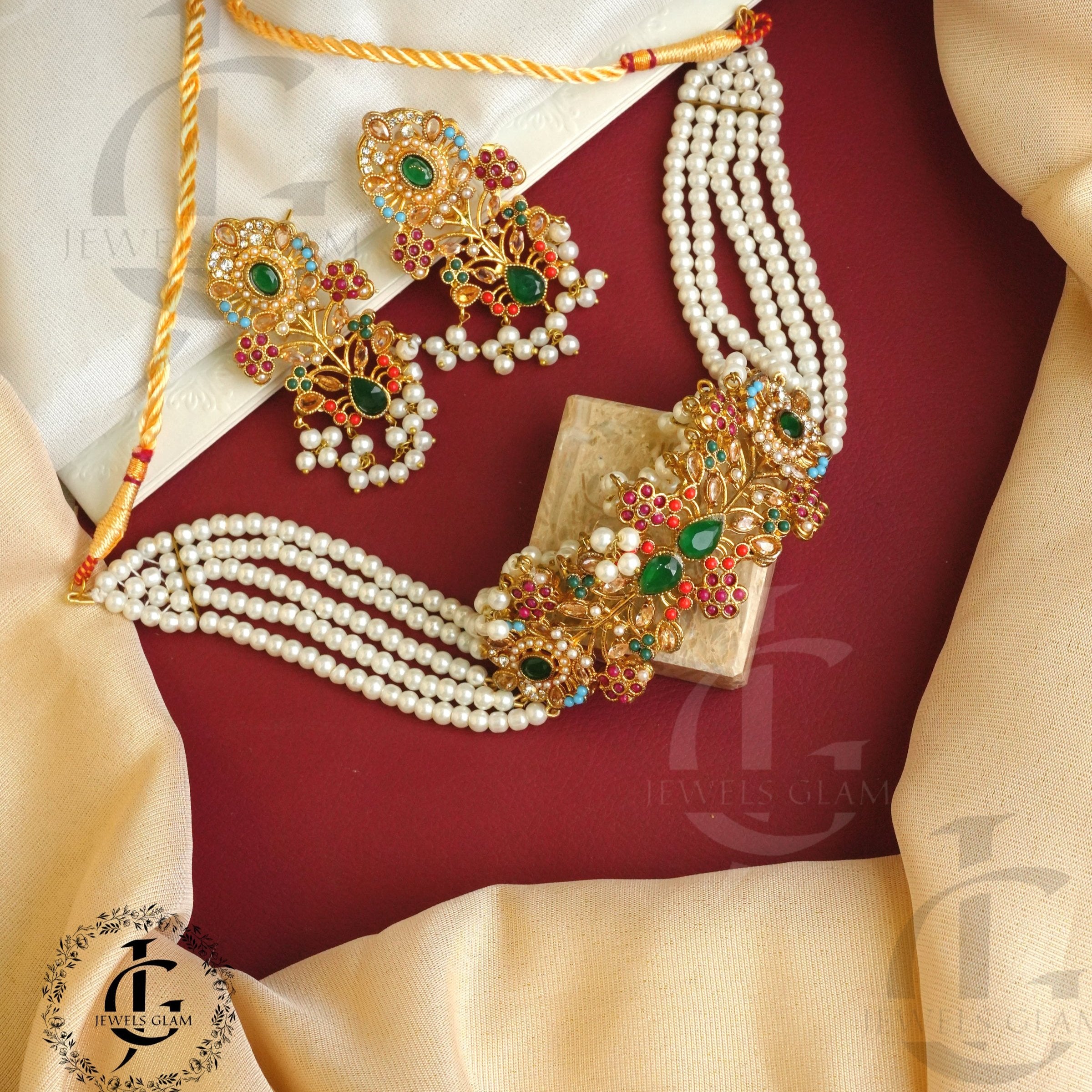 Naurattan Chocker Set