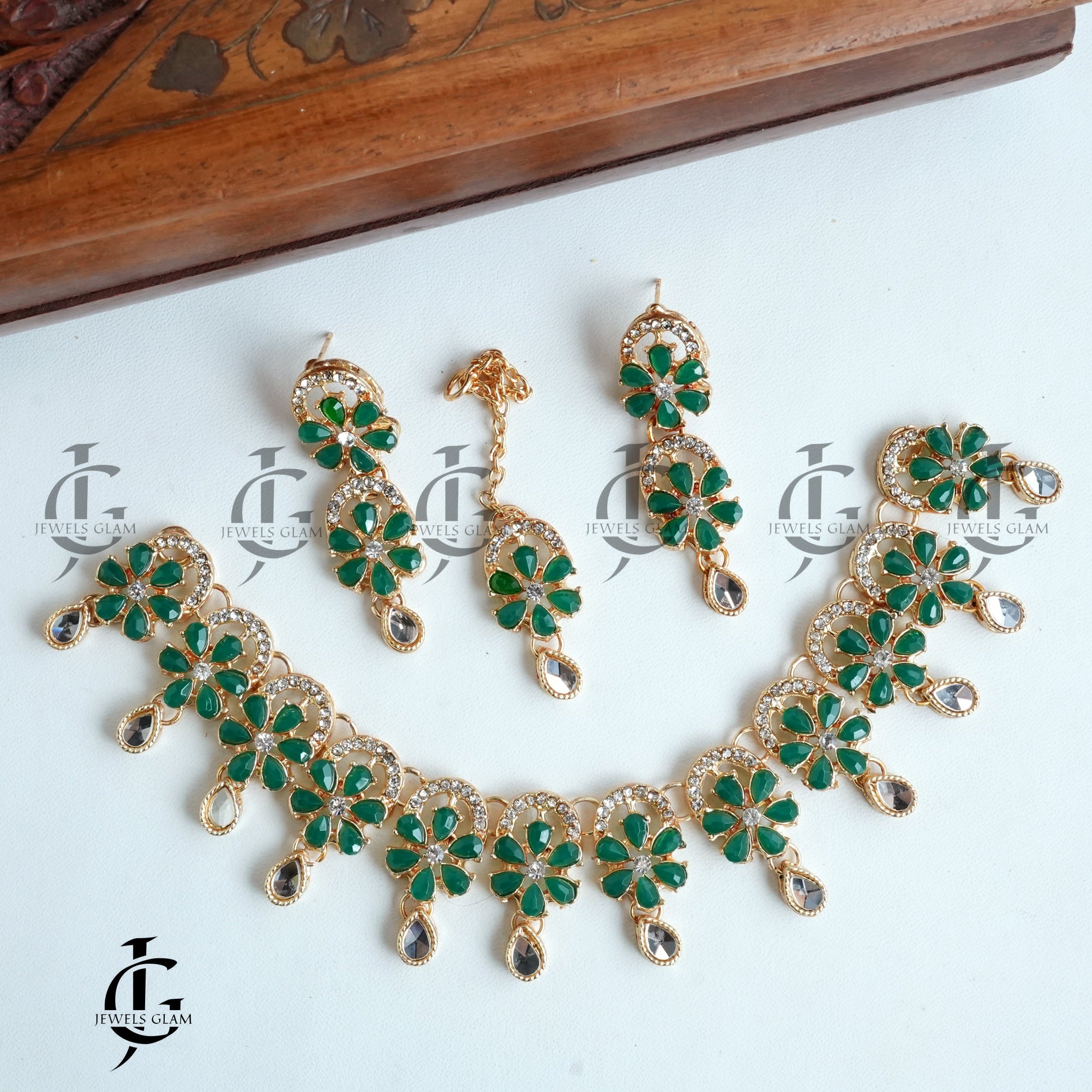 Emerald Blossom Necklace Set