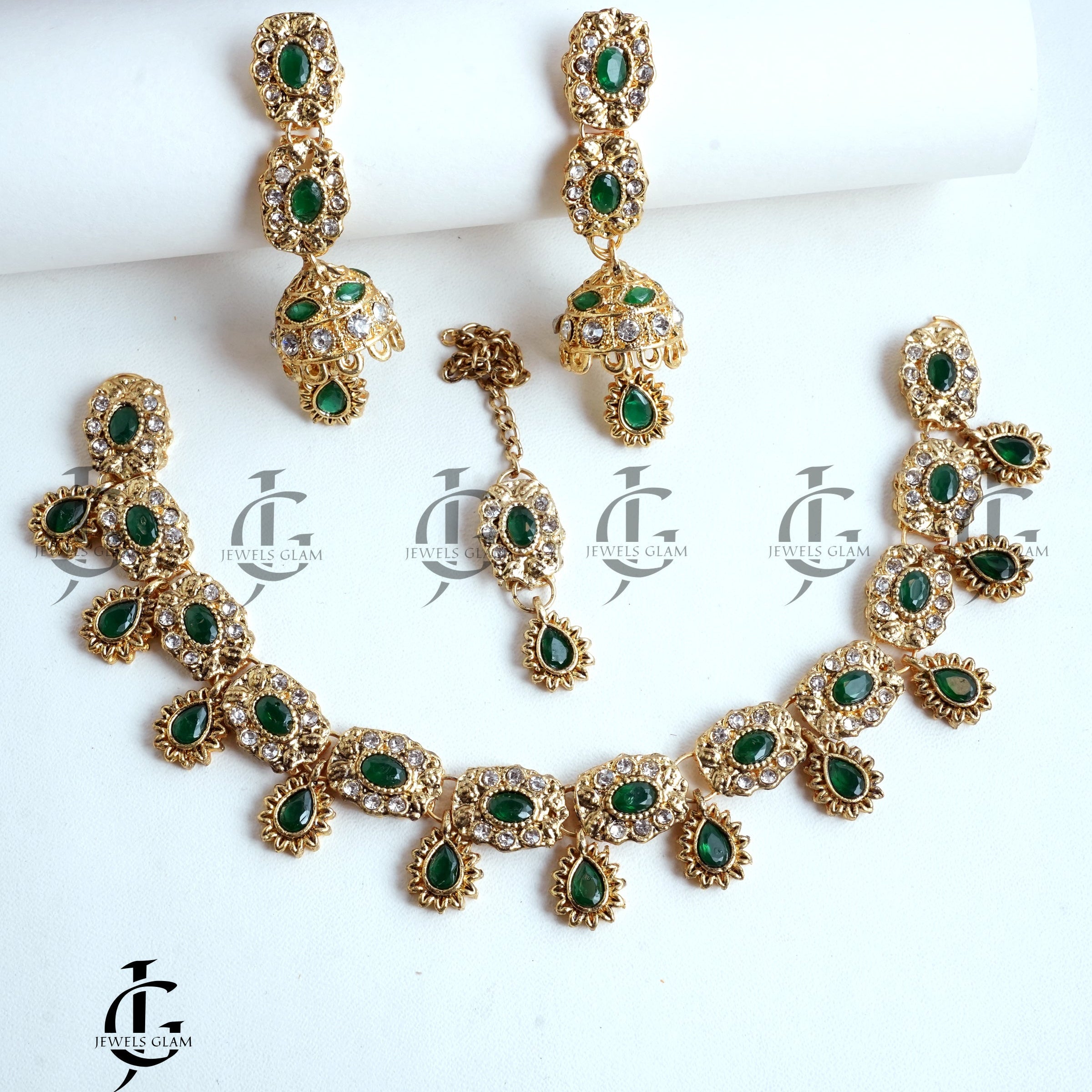 Emerald Elegance Jewelry Set