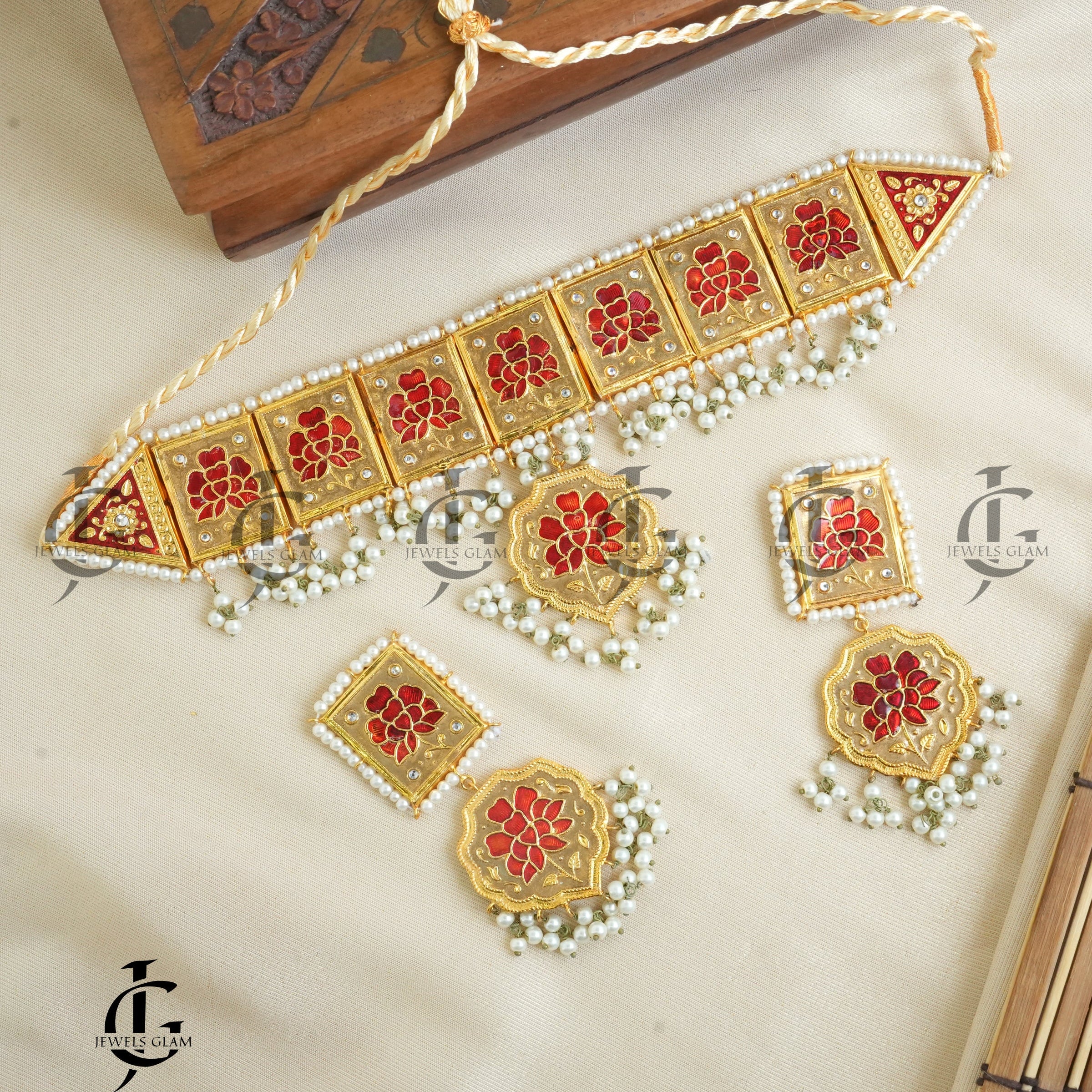 Thappa Kundan Choker Set