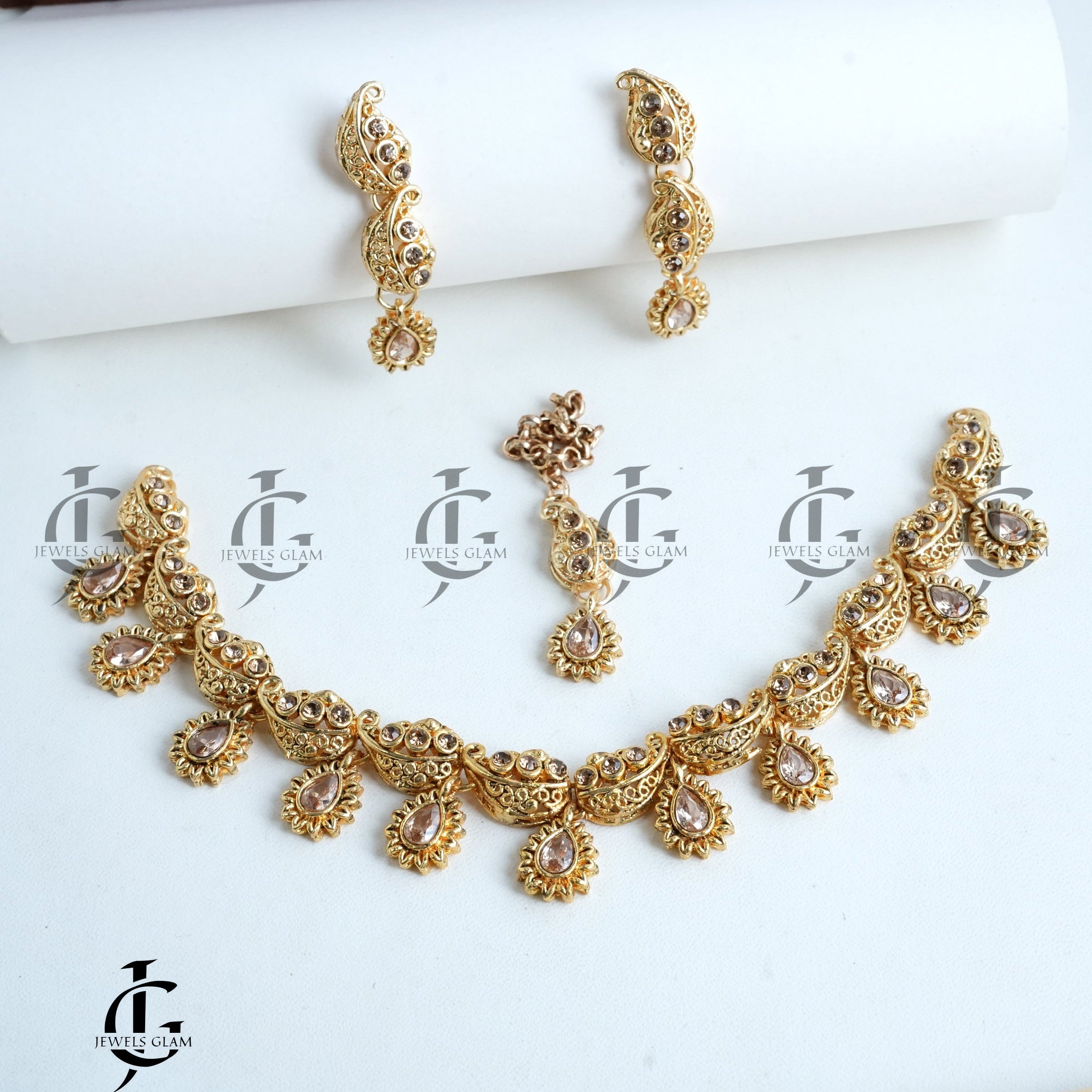 Golden Elegance Teardrop Jewelry Set