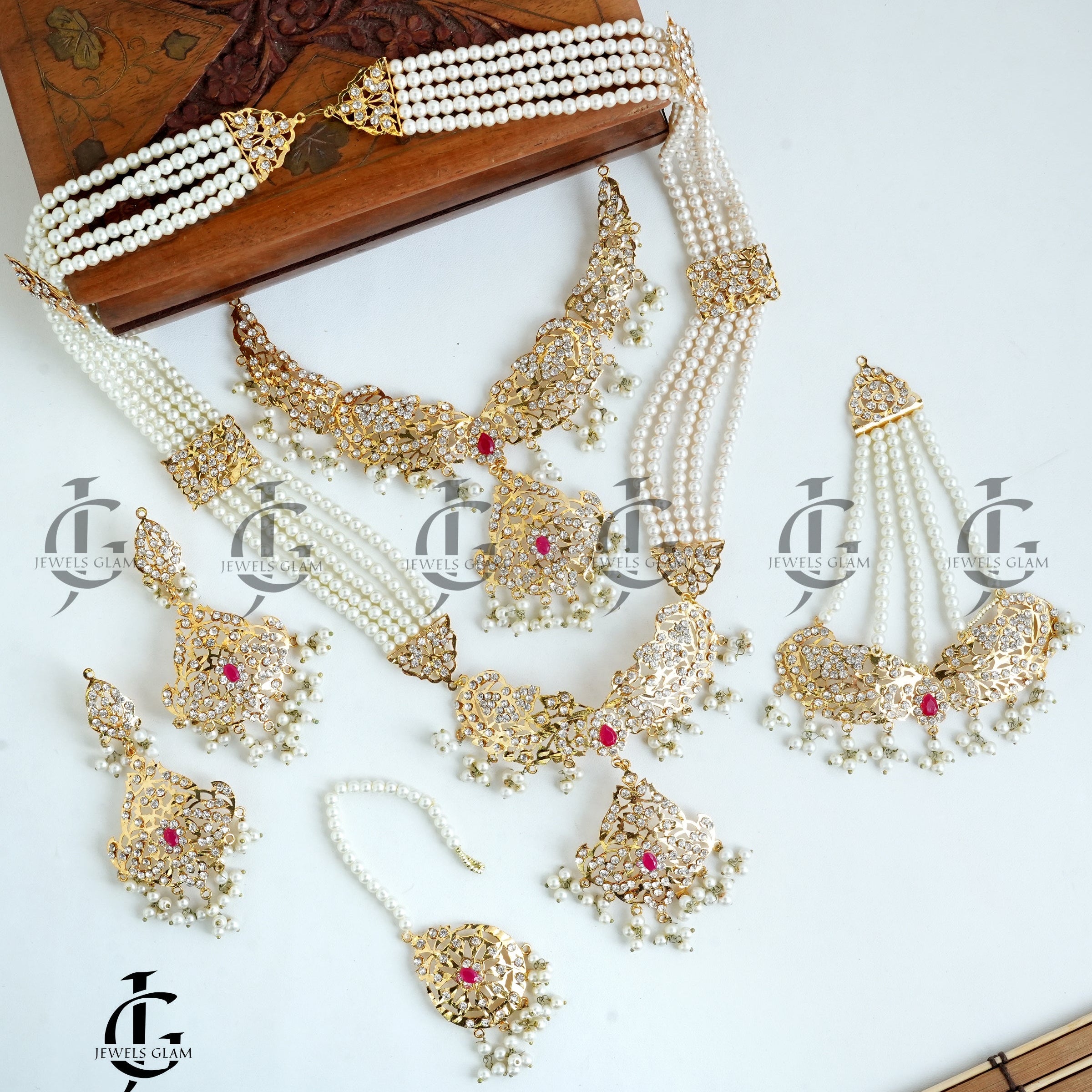 Royal Pearl Kundan Bridal Jewelry Set