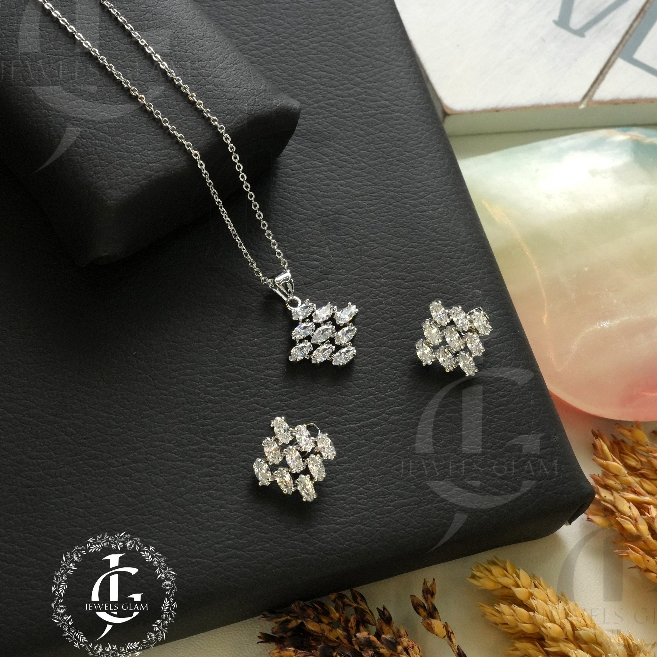 Square Shape Pendant Set