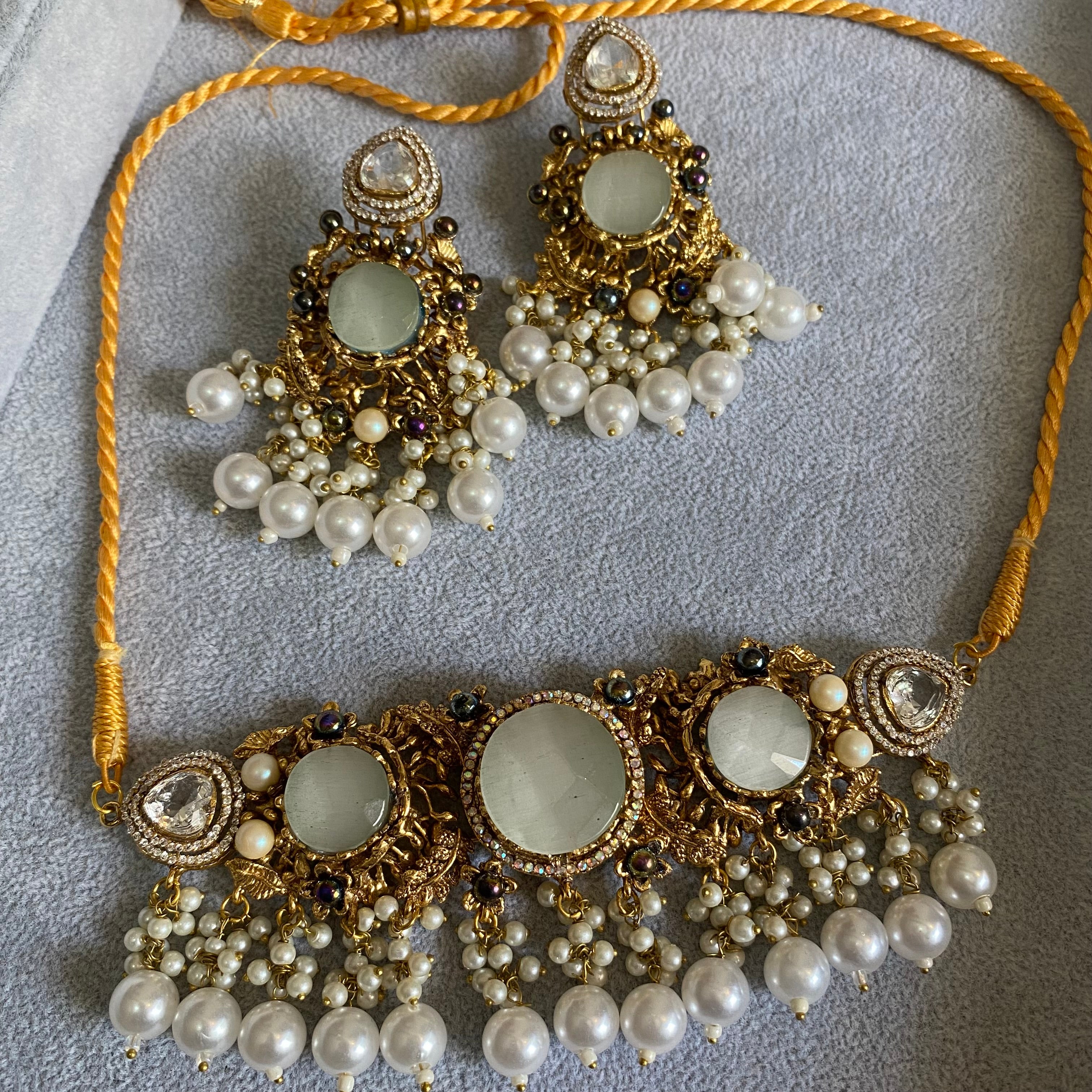 White Turkish Chocker Set