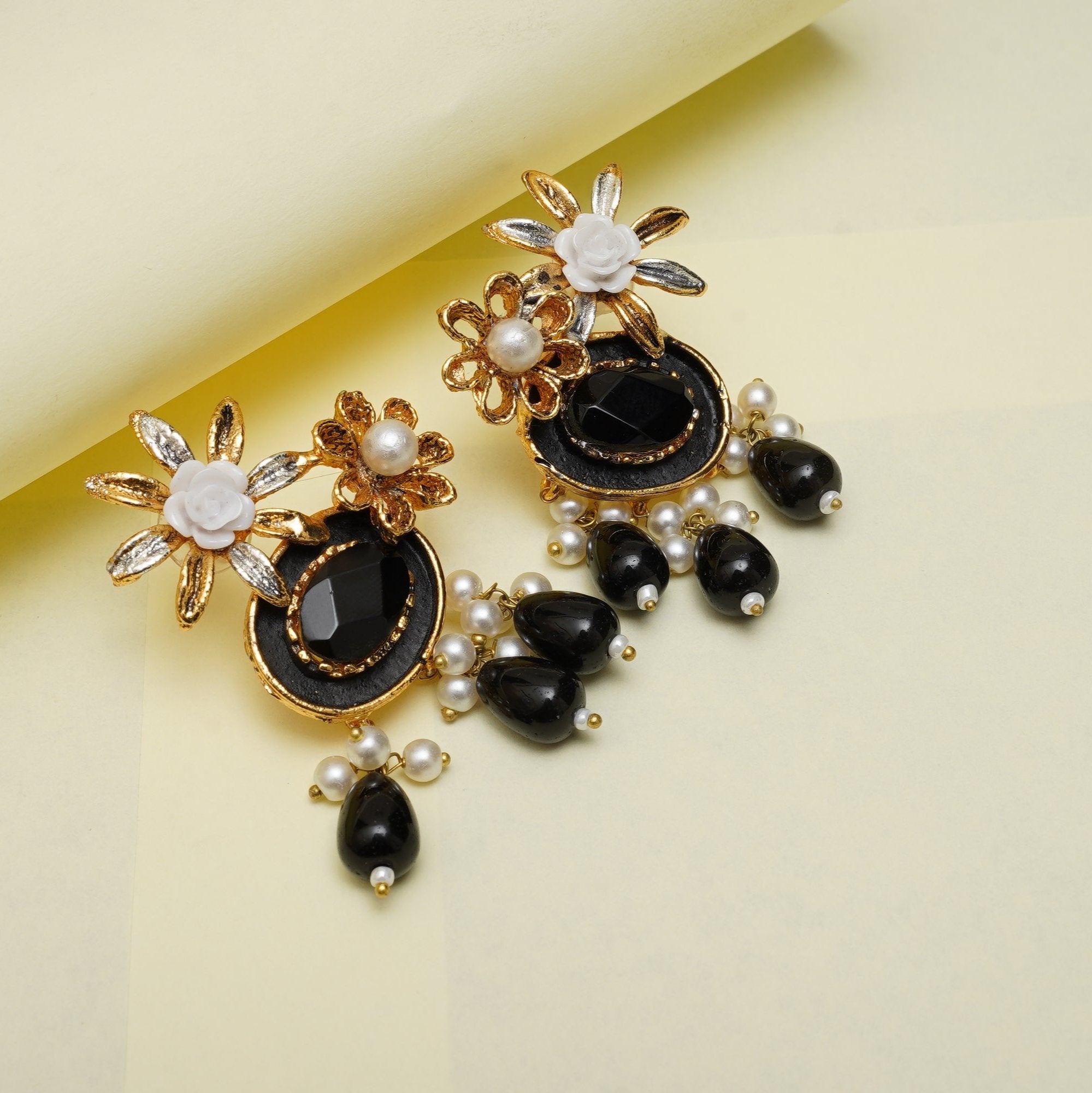 Stunning Black Stone And Pearl Choker set