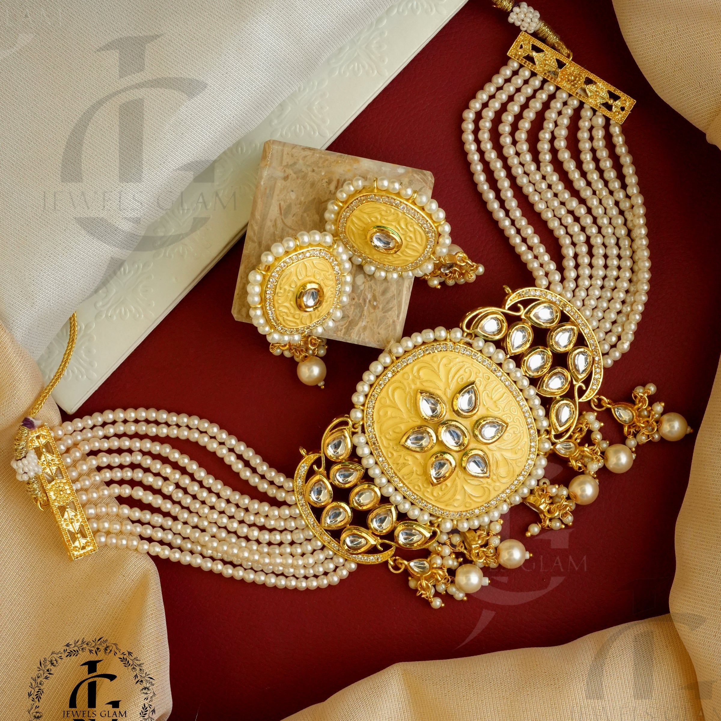 Off White Kundan Meenakari Chocker Set