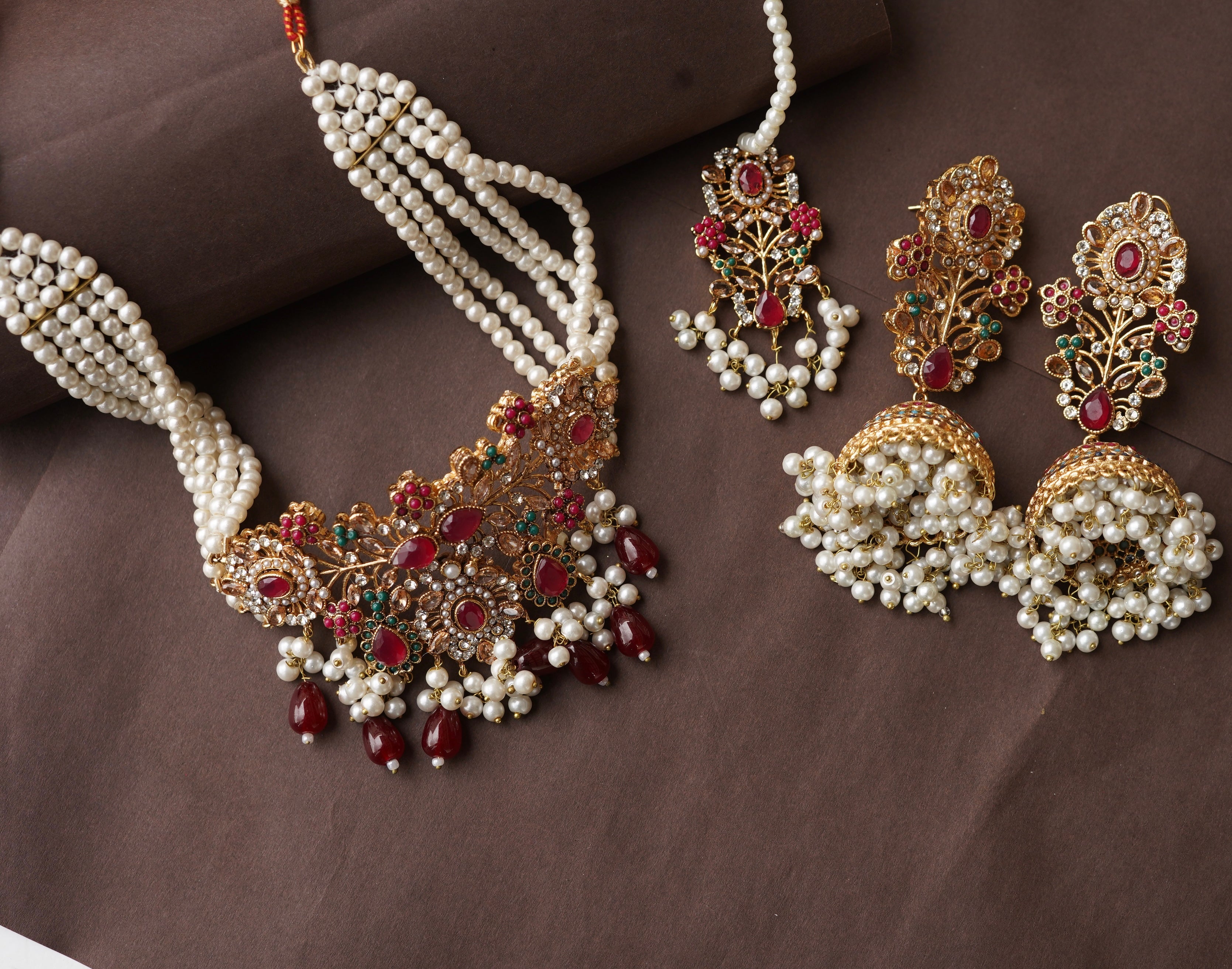 Naurattan Chocker Set