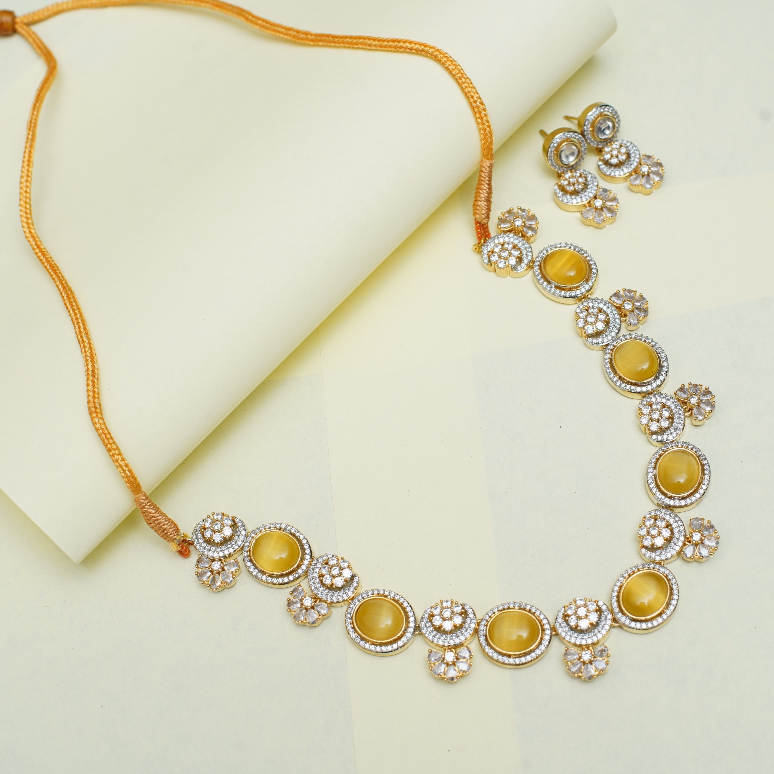 Elegant yellow zircon jewelry set